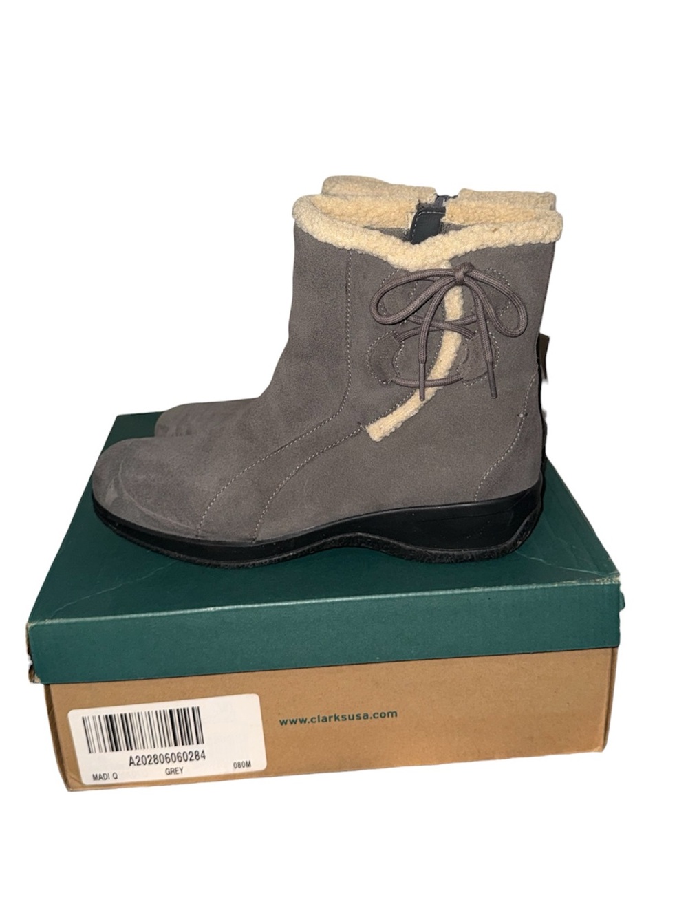 Clarks Gray Suede Shearling-Lined Winter Ankle Boots 8M w/ Box